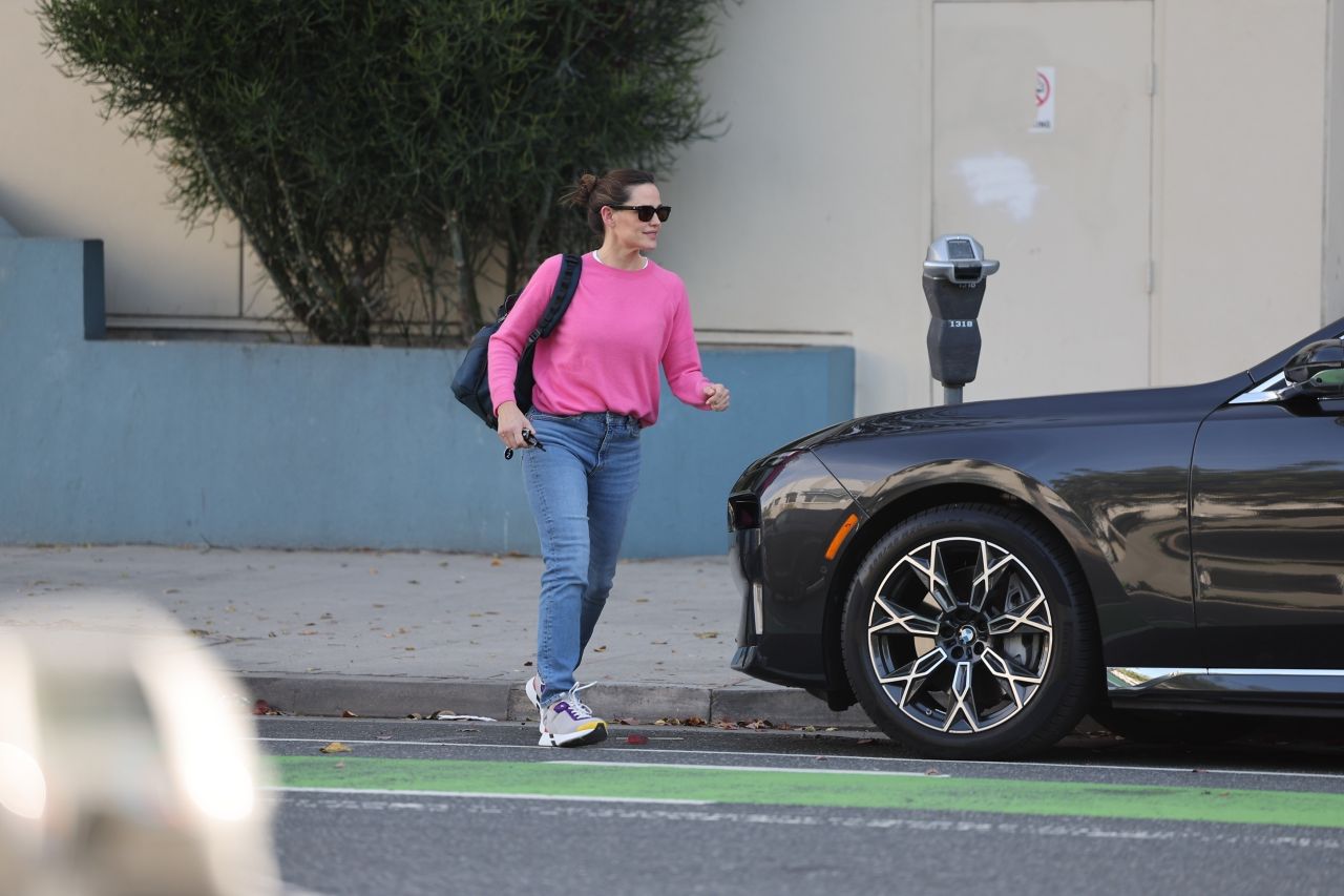 Jennifer Garner Out in Los Angeles4